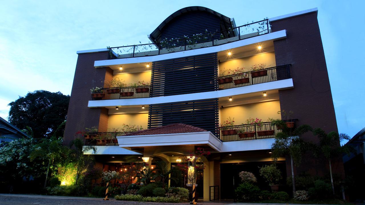 North Garden Suites Davao Exterior foto